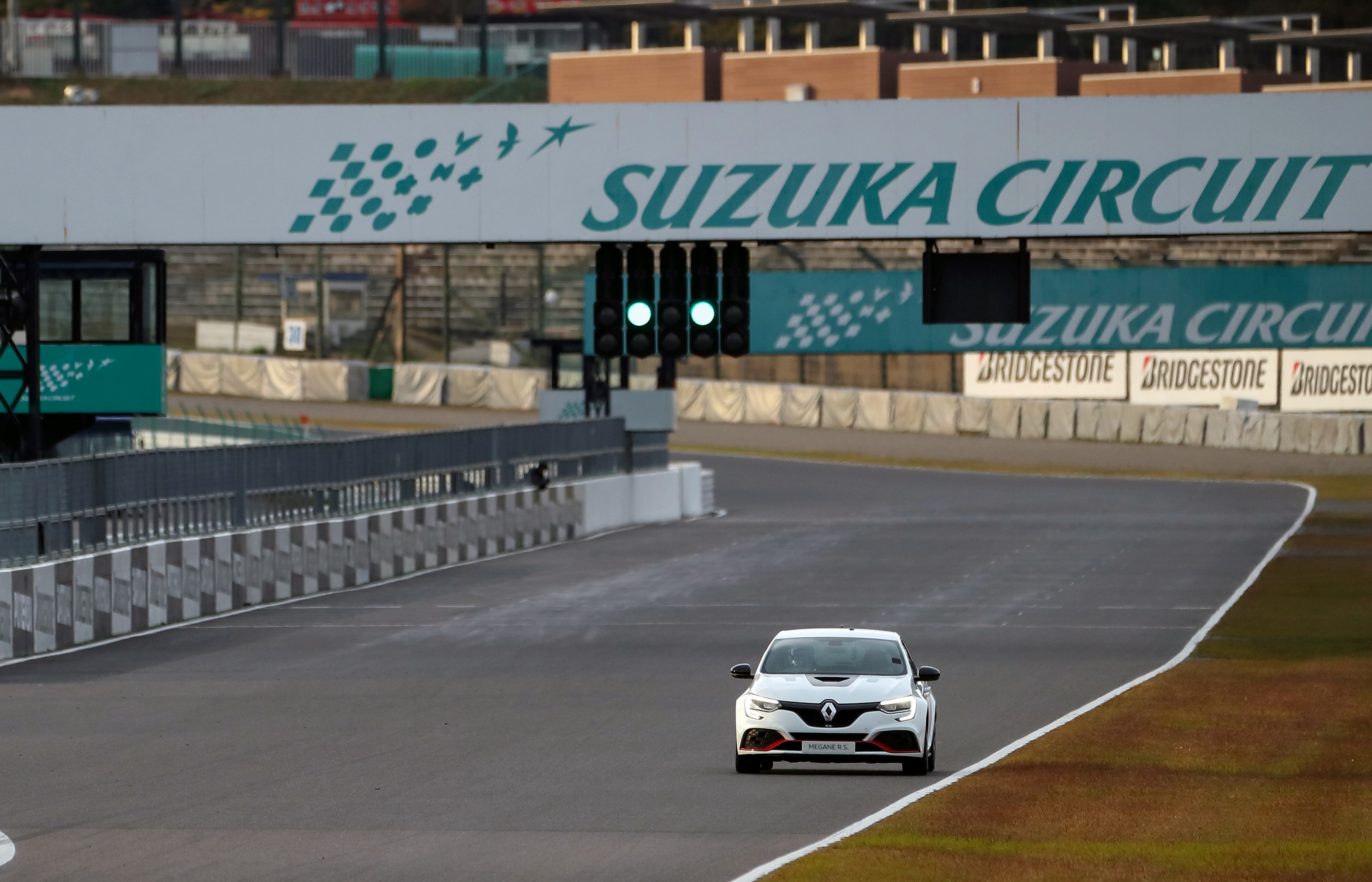 New Rocket from Renault – Megane RS Trophy R